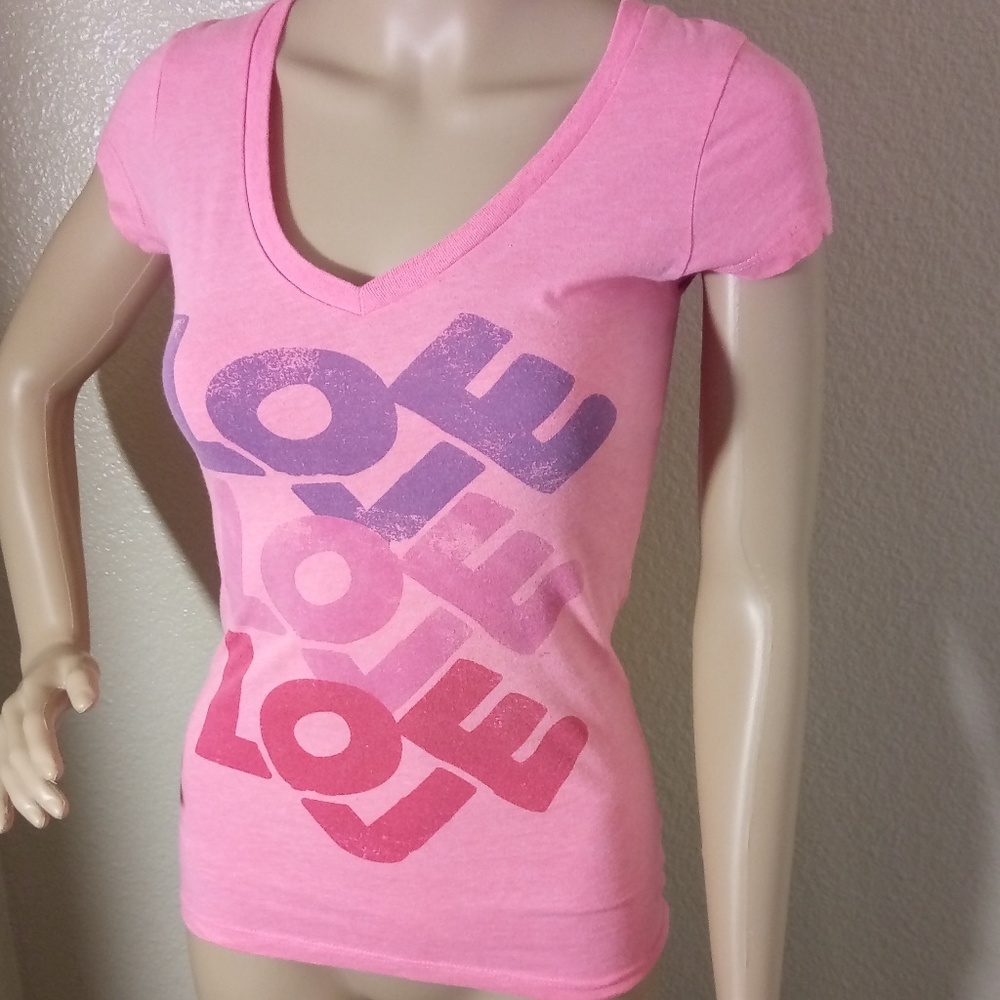 🌕 Envy & Ivory Love V Neck Retro Tee Shirt  Top